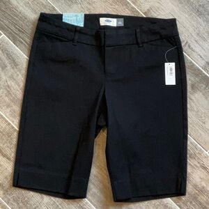 Old Navy Black Bermuda Shorts 2 NWT